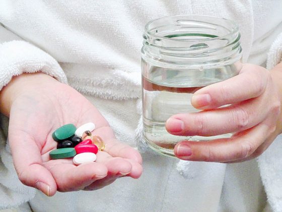 Medicamentos: escassez de matéria-prima e estoques familiares esvaziam farmácias