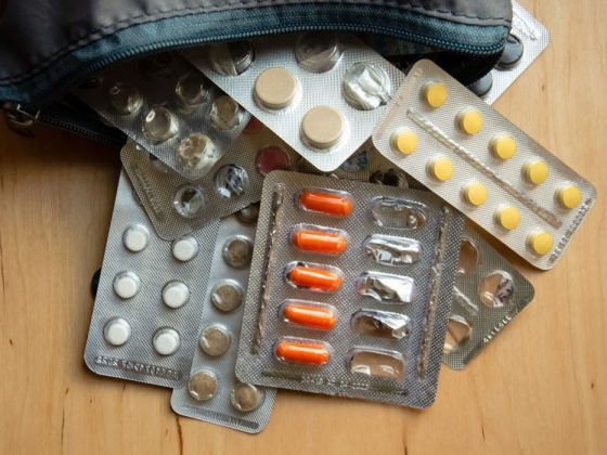 3,5 mil internações envolvem uso inadequado de medicamentos em 2022