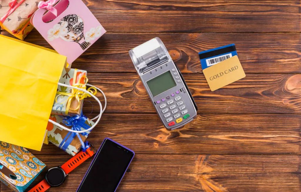 Consumidores gastam 28% a mais ao comprar pelo e-commerce, aponta PYMNTS