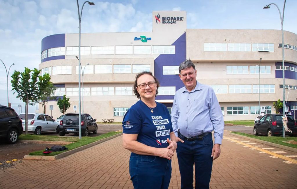 Eles criaram uma farmacêutica de R$ 2,5 bilhões. Agora, constroem uma cidade no interior do Paraná