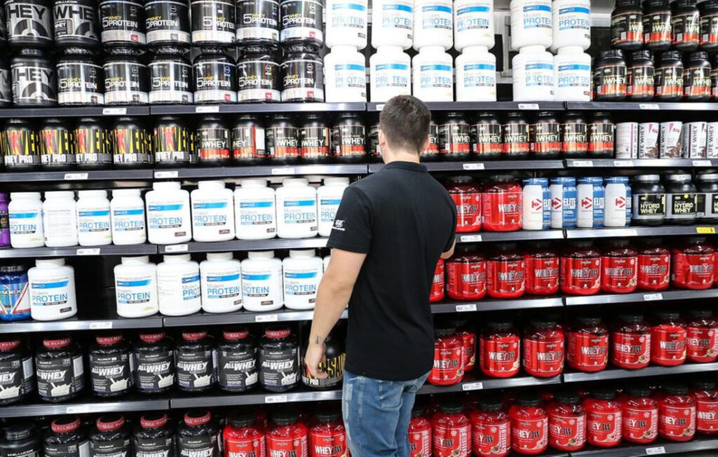 Por que o whey protein deve ficar 15% mais caro a partir de fevereiro de 2025? Veja como substituir o produto