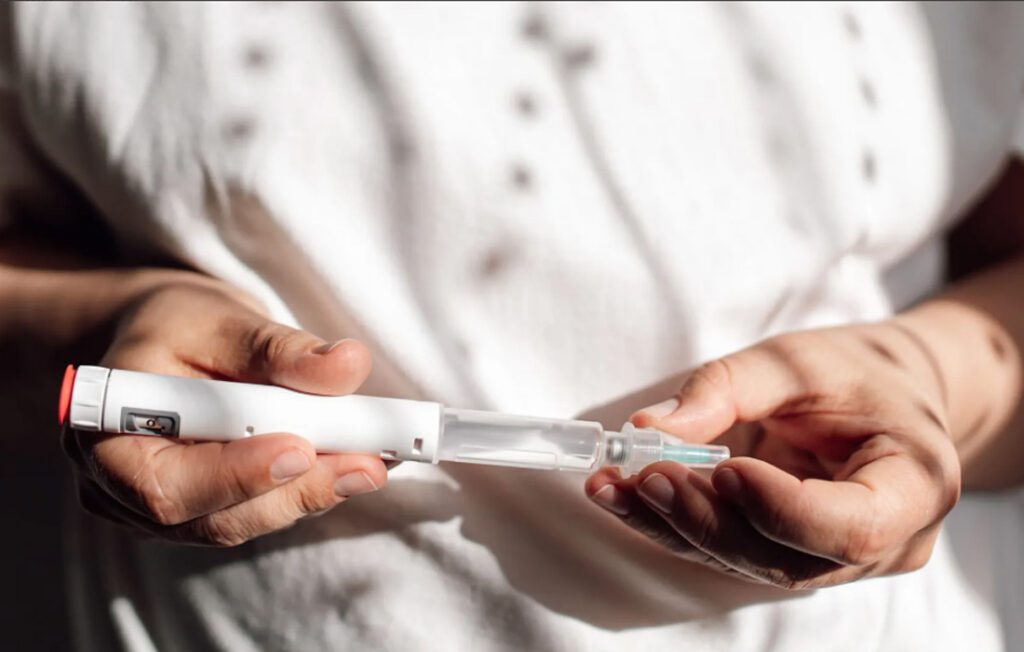 Saiba quais são os riscos e benefícios do Ozempic e Wegovy, segundo estudo