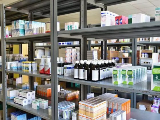 Deputados de SC analisam proibir que farmácias exijam CPF dos clientes no estado; entenda