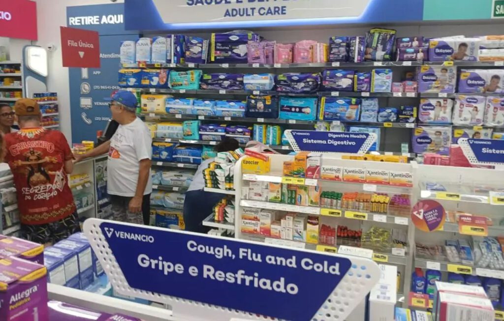 Copacabana ganha farmácia bilíngue para turistas