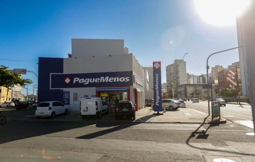 Mais farmácias do que igrejas: entenda por que setor domina as ruas de Salvador