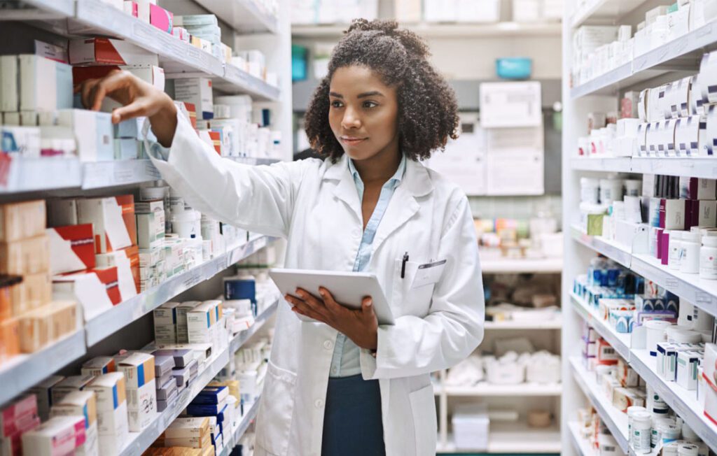 Lei que limita horário de funcionamento de farmácia é inconstitucional