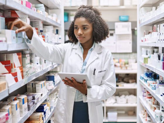 Lei que limita horário de funcionamento de farmácia é inconstitucional