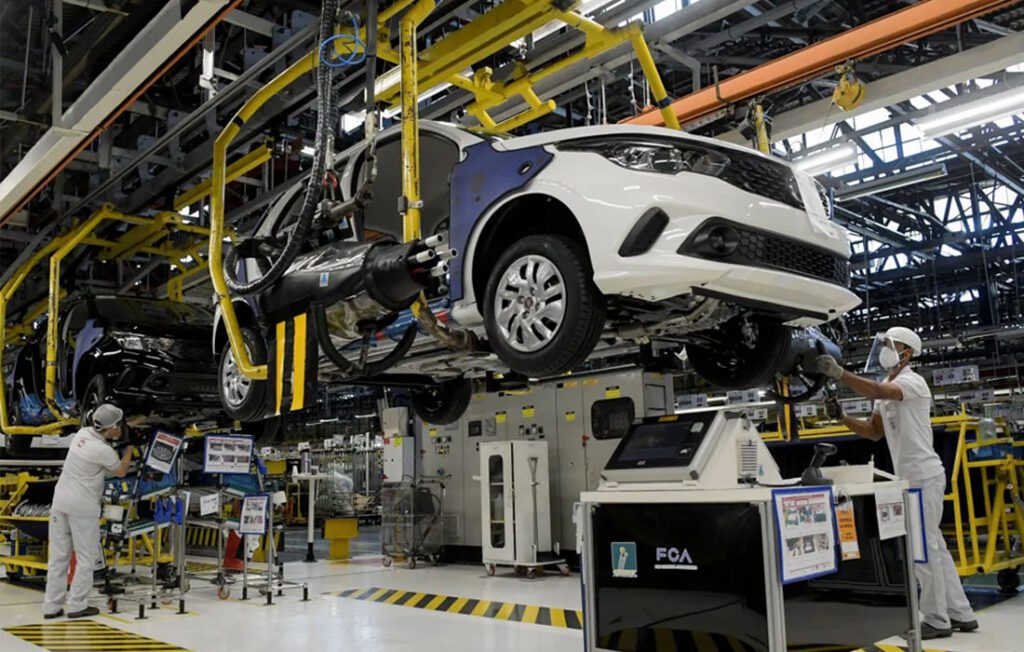 Automóveis, petróleo e medicamentos derrubam a produção industrial em setembro