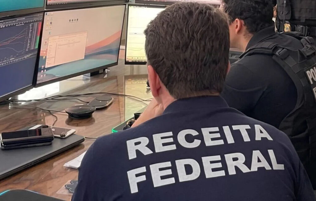 Receita Federal cria inteligência artificial para fiscalizar movimentações bancárias de brasileiros